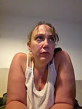 Wisie Cutie online show from April 15, 2026, 8:53 pm