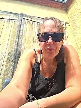 Wisie Cutie online show from April 18, 2026, 11:12 am