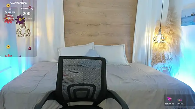 Sooffii 1 online show from November 15, 2025, 7:07 pm