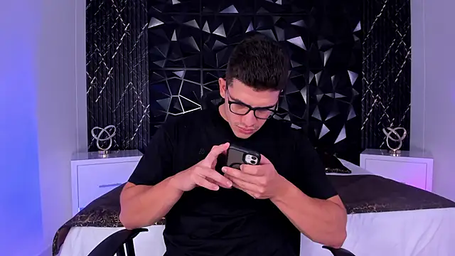 JeffDaltton online show from November 16, 2025, 8:35 pm