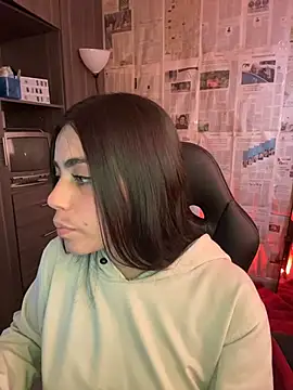 i am nina  online show from February 4, 2026, 8:48 pm