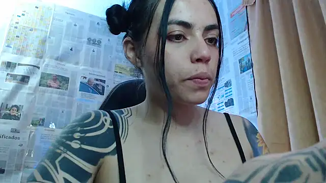 i am nina  online show from September 23, 2025, 6:09 am