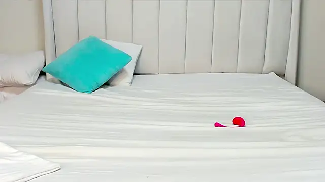 Snapshot of _heavenlysent chatting on February 5, 2026, 3:35 am heavenlysent online show from February 5, 2026, 3:35 am