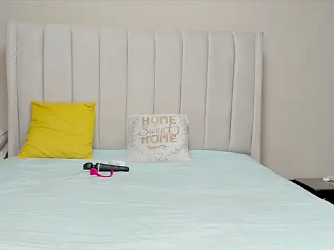  heavenlysent online show from October 28, 2025, 3:33 pm