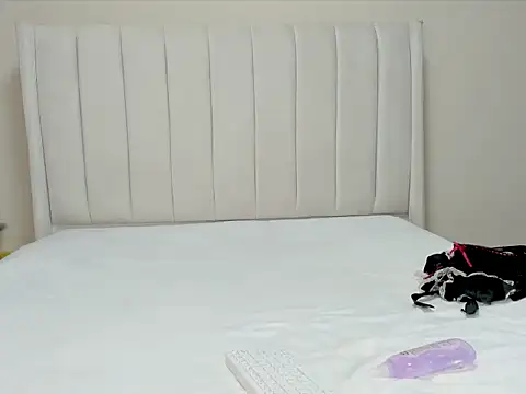  heavenlysent online show from December 3, 2025, 1:39 am