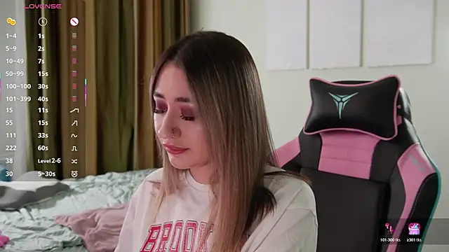 Fiona-Love online show from November 15, 2025, 3:27 pm