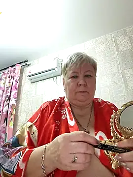 EffectFiona online show from November 7, 2025, 10:57 pm