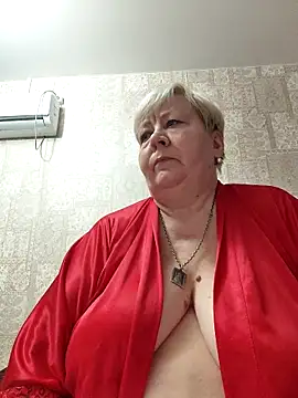 EffectFiona online show from October 13, 2025, 1:12 pm