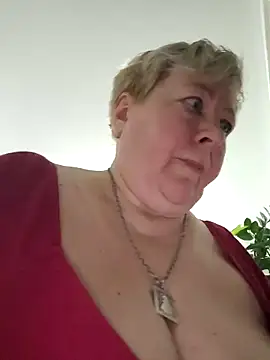 EffectFiona online show from December 21, 2025, 4:03 am