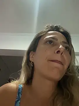 Snapshot of Gipoltergeist chatting on February 3, 2025, 11:47 pm Gipoltergeist online show from February 3, 2025, 11:47 pm