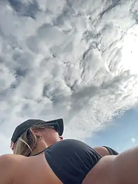 Snapshot of Gipoltergeist chatting on February 28, 2025, 6:52 pm Gipoltergeist online show from February 28, 2025, 6:52 pm