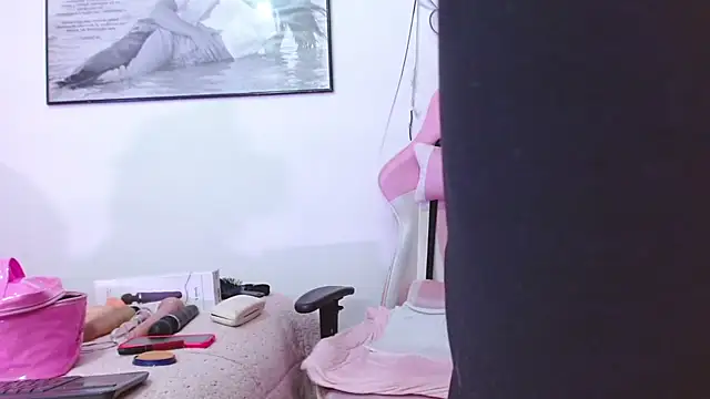 Amelie Rousell online show from September 24, 2025, 9:21 pm