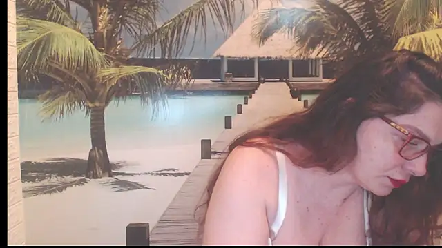 Queen  Natasha online show from January 6, 2026, 9:41 pm