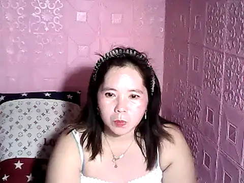 Cutehornywetmom online show from January 5, 2025, 3:45 pm