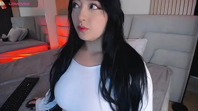 Miss Loise online show from November 30, 2025, 4:13 am