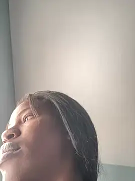 wishwashhy22 online show from February 3, 2025, 5:03 pm