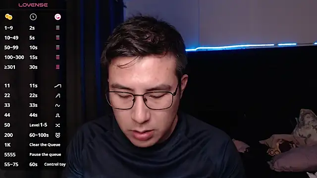 andrewmhilton  online show from November 8, 2025, 6:28 am