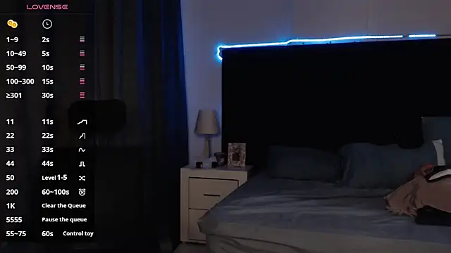 andrewmhilton  online show from November 3, 2025, 5:56 am