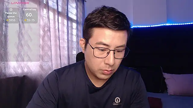 Snapshot of andrewmhilton_ chatting on February 28, 2026, 2:50 pm andrewmhilton online show from February 28, 2026, 2:50 pm