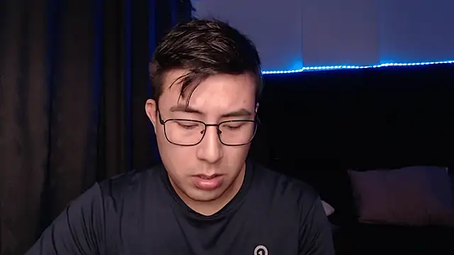 andrewmhilton  online show from March 27, 2026, 5:49 am