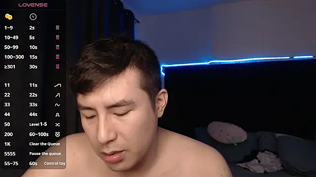 andrewmhilton  online show from October 28, 2025, 6:45 am