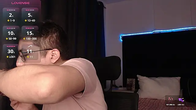 Snapshot of andrewmhilton_ chatting on February 13, 2026, 6:24 am andrewmhilton online show from February 13, 2026, 6:24 am