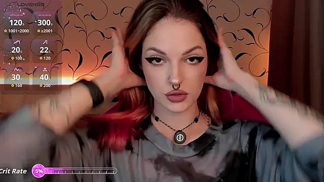 Snapshot of BratzieDarsie chatting on October 6, 2025, 10:05 am BratzieDarsie online show from October 6, 2025, 10:05 am