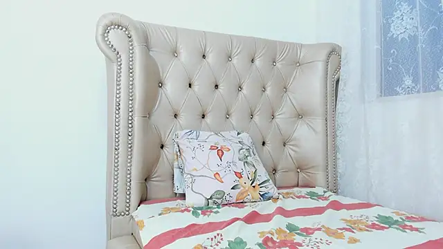 MatureHorny 70 online show from September 15, 2025, 11:05 pm