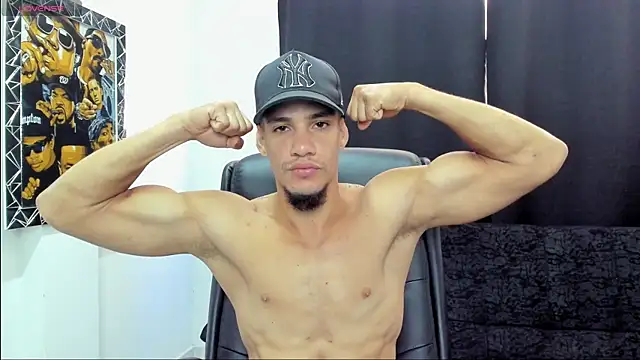 jhonnysnow17 online show from May 8, 2026, 3:27 pm