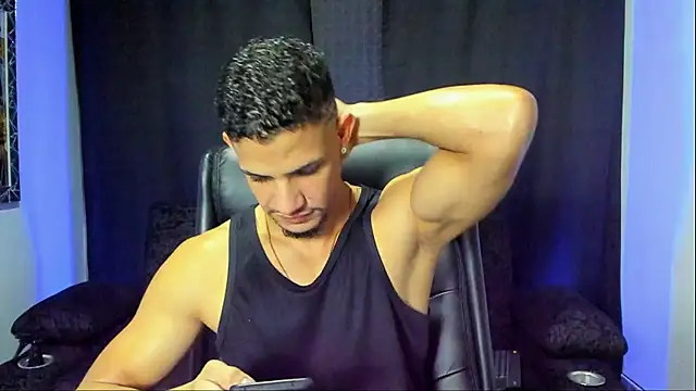 jhonnysnow17 online show from December 21, 2025, 4:03 am