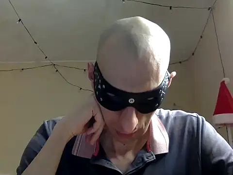 Snapshot of HandsomeAlfie chatting on December 18, 2024, 12:18 pm HandsomeAlfie online show from December 18, 2024, 12:18 pm