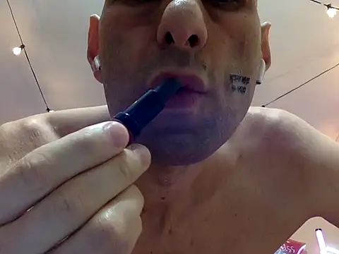 Snapshot of HandsomeAlfie chatting on October 29, 2025, 10:09 pm HandsomeAlfie online show from October 29, 2025, 10:09 pm