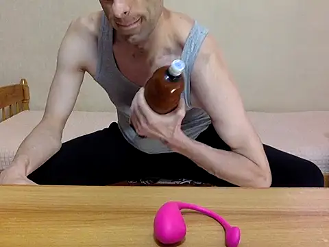 Snapshot of HandsomeAlfie chatting on October 19, 2025, 2:47 am HandsomeAlfie online show from October 19, 2025, 2:47 am