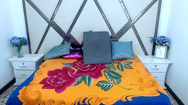 Snapshot of ChloexBigAss chatting on December 25, 2024, 9:00 pm ChloexBigAss online show from December 25, 2024, 9:00 pm