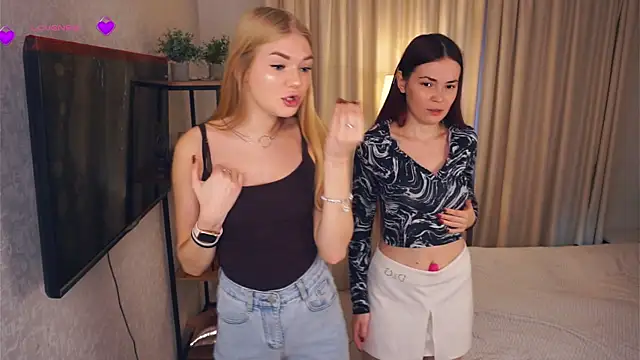 EllenReeves online show from October 13, 2025, 6:26 am