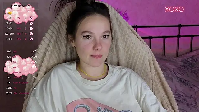 lil luna x online show from December 13, 2025, 8:04 pm