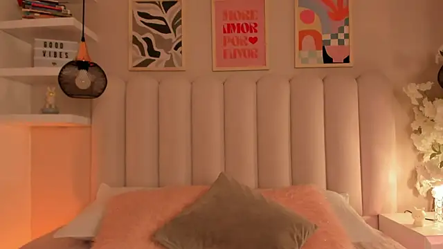 cute  cherry  online show from December 14, 2025, 12:11 pm