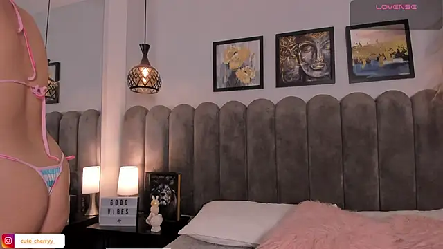 cute  cherry  online show from April 16, 2026, 8:09 pm