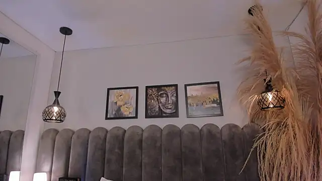 cute  cherry  online show from April 7, 2026, 8:21 pm