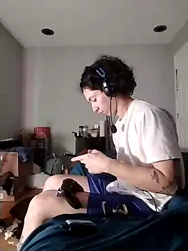 Snapshot of LiverandBrat77 chatting on January 9, 2025, 6:38 am LiverandBrat77 online show from January 9, 2025, 6:38 am