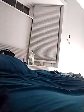 Snapshot of LiverandBrat77 chatting on February 10, 2025, 7:04 am LiverandBrat77 online show from February 10, 2025, 7:04 am