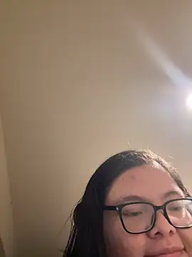 LiverandBrat77 online show from December 16, 2025, 1:54 am