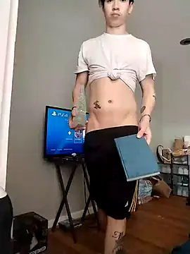 Snapshot of LiverandBrat77 chatting on February 7, 2025, 4:14 pm LiverandBrat77 online show from February 7, 2025, 4:14 pm