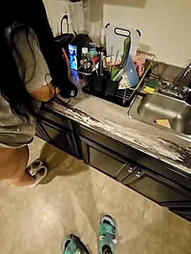 Snapshot of LiverandBrat77 chatting on September 19, 2025, 2:26 am LiverandBrat77 online show from September 19, 2025, 2:26 am