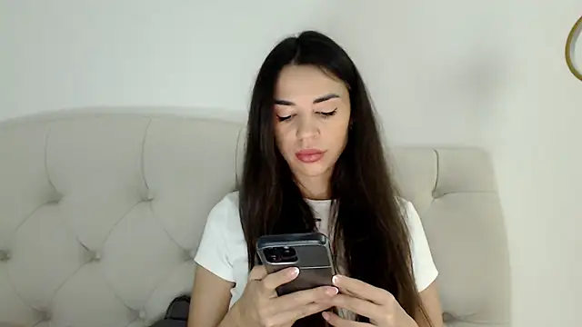 Mika Gold online show from November 23, 2025, 11:31 am