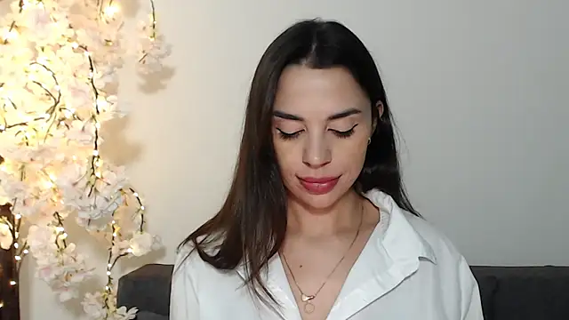 Mika Gold online show from October 30, 2025, 4:37 pm