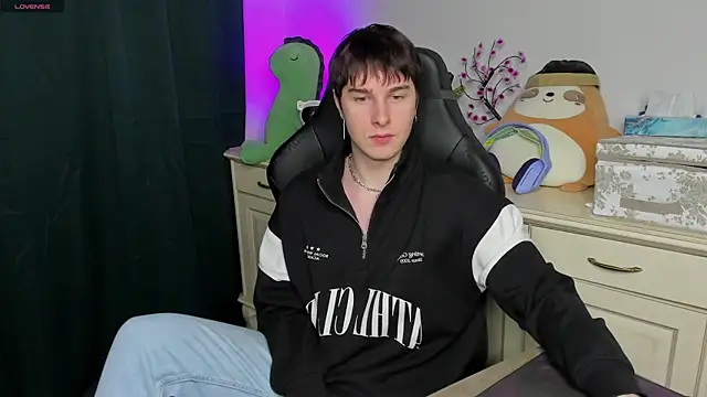 Vincent Strong online show from February 8, 2026, 5:54 pm