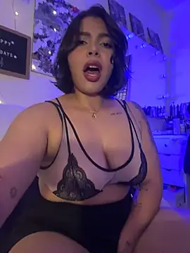 GigiiStone online show from November 30, 2025, 6:52 pm