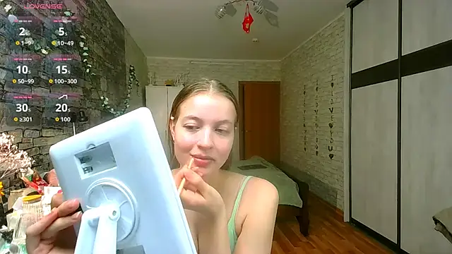   Aphrodita  wow   online show from March 2, 2026, 4:58 pm