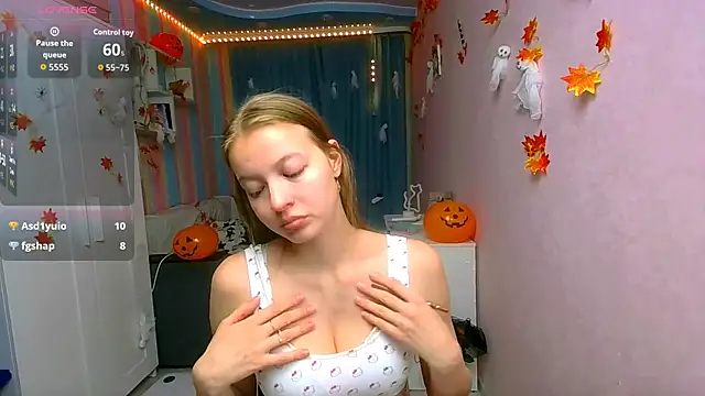   Aphrodita  wow   online show from November 2, 2025, 1:27 pm